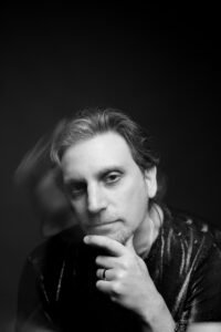 Teo Risquez TÉO RUIZ ANUNCIA SHOW DE LANÇAMENTO DO NOVO ÁLBUM EM CURITIBA COM ÚNICA ...